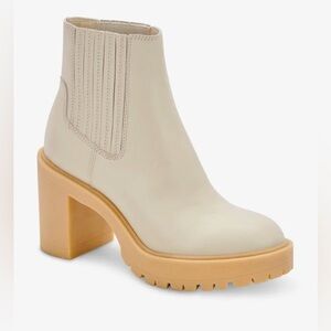 Dolce Vita Women's Caster H2O Lug Sole Cheslea Heeled Booties Cream Size 9
